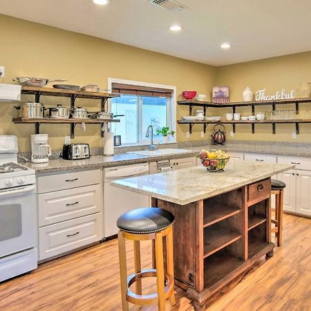 The Gathering Place Brenham Home On 6 Acres Eksteriør billede