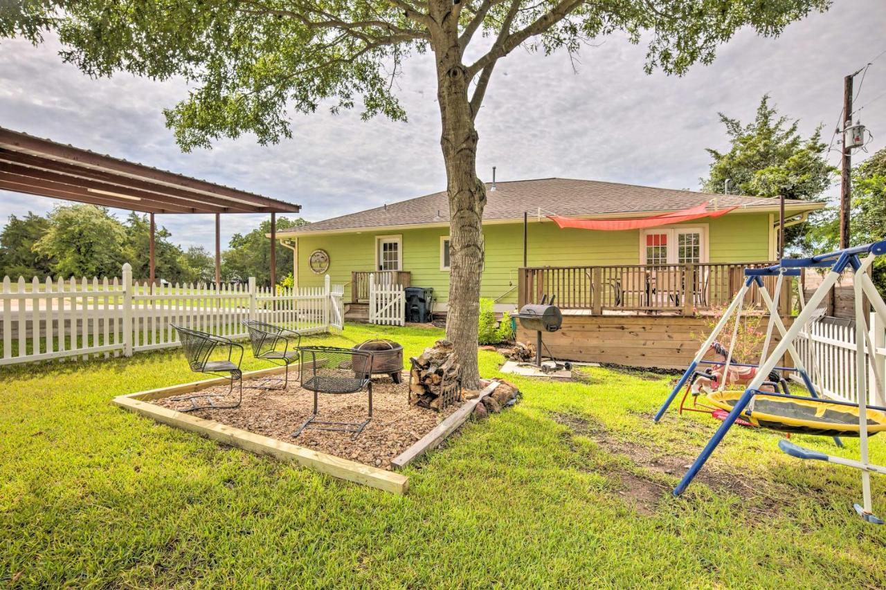 The Gathering Place Brenham Home On 6 Acres Eksteriør billede