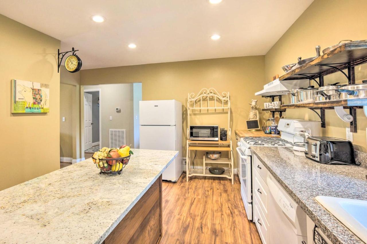 The Gathering Place Brenham Home On 6 Acres Eksteriør billede