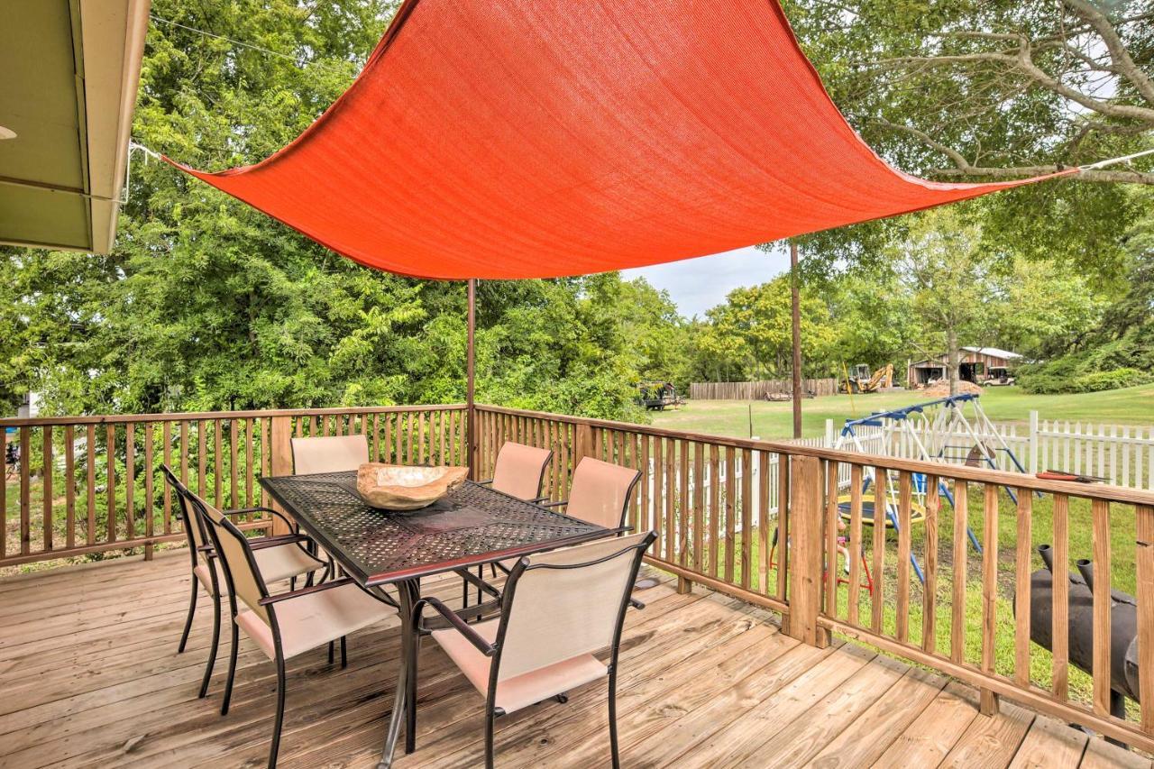 The Gathering Place Brenham Home On 6 Acres Eksteriør billede