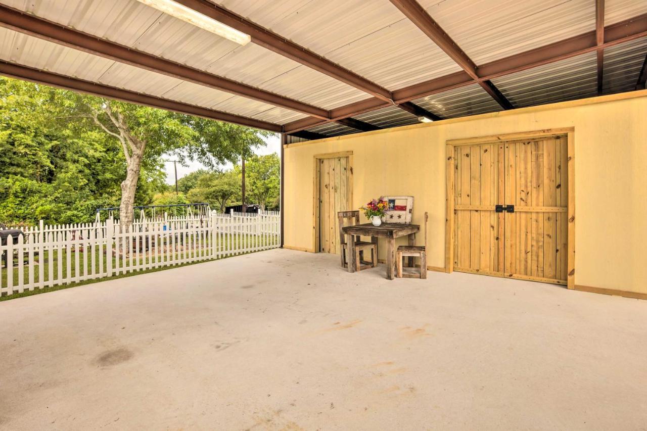 The Gathering Place Brenham Home On 6 Acres Eksteriør billede